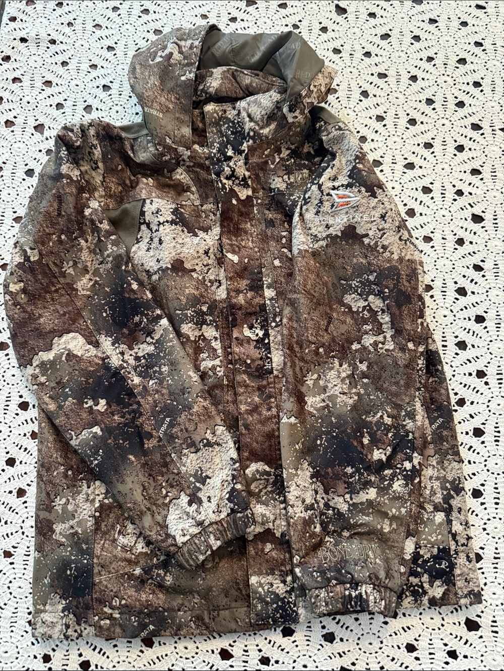 Realtree Kids Realtree Camo Hooded Rain Jacket - Brown/Green runs size 10/12 boy